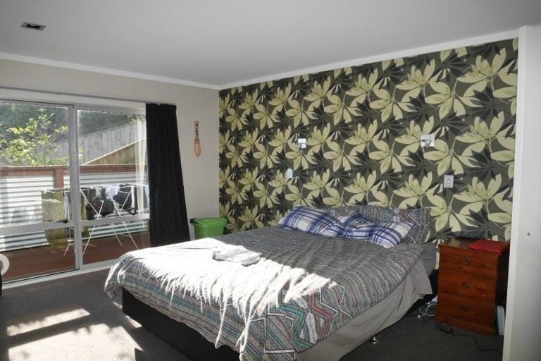 Photo of property in 15 Poneke Drive, Waikanae, 5036