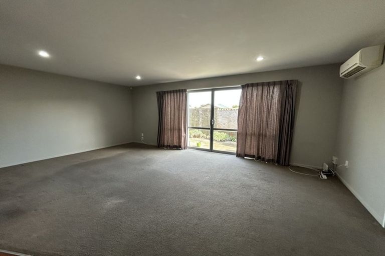 Photo of property in 2/190 Lincoln Road, Addington, Christchurch, 8024