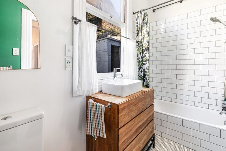 Photo of property in 7 Burwah Street, Berhampore, Wellington, 6023