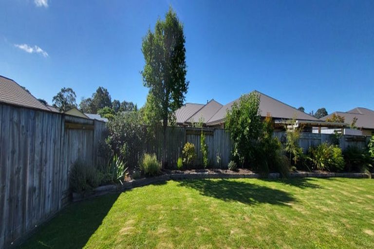 Photo of property in 16 Chestnut Close, Kelvin Grove, Palmerston North, 4414