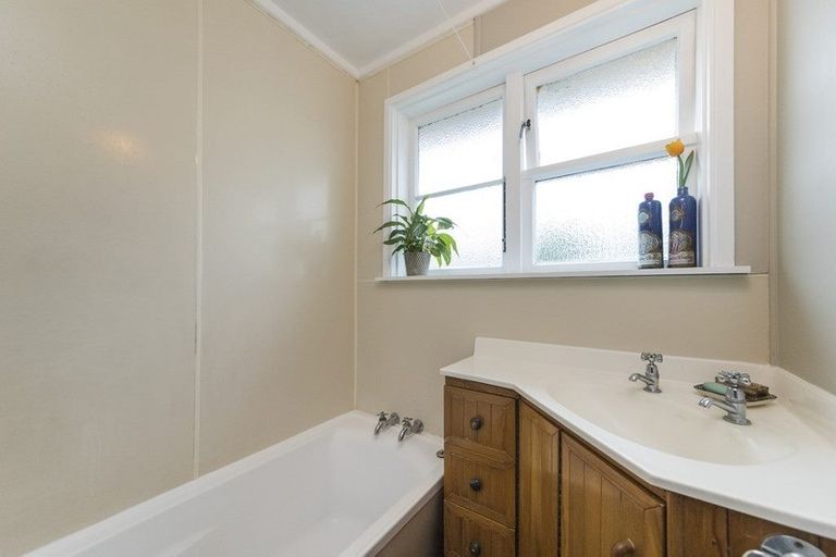 Photo of property in 10 Severn Terrace, Roslyn, Palmerston North, 4414