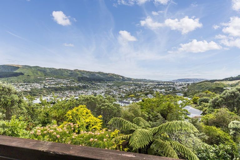 Photo of property in 14a Spicer Place, Tawa, Wellington, 5028