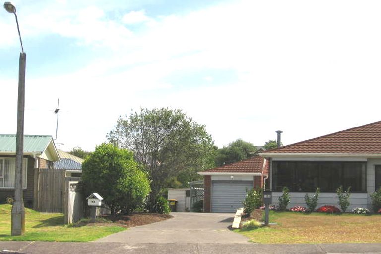 Photo of property in 2/16 Centorian Drive, Windsor Park, Auckland, 0632