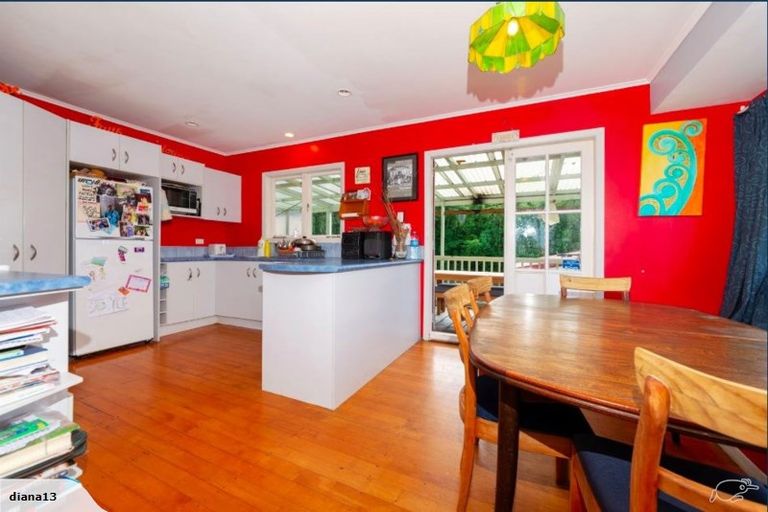 Photo of property in 4 Alston Avenue, Kelston, Auckland, 0602