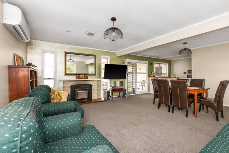 Photo of property in 23 Mangarau Crescent, Havelock North, 4130