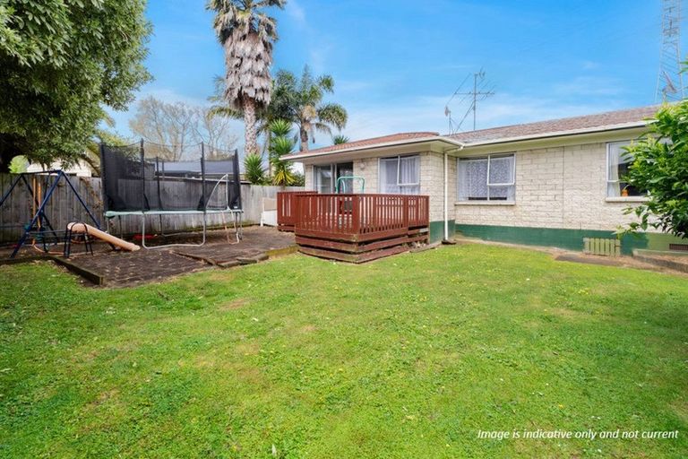 Photo of property in 2/15 Gloaming Place, Conifer Grove, Takanini, 2112