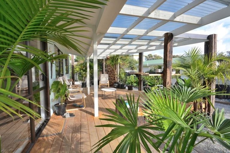 Photo of property in 2 Island View Terrace, Waikanae Beach, Waikanae, 5036