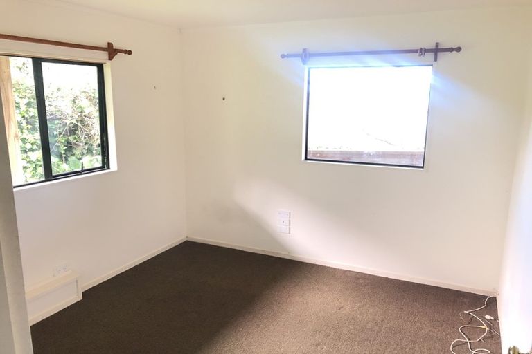 Photo of property in 23 Bluebird Crescent, Unsworth Heights, Auckland, 0632
