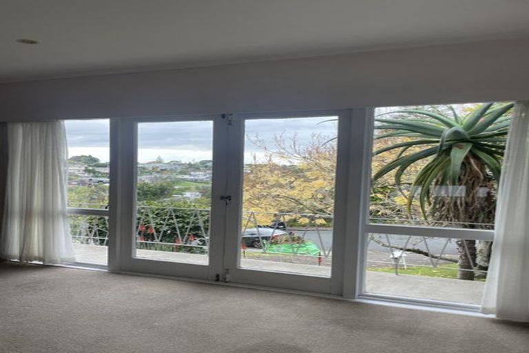 Photo of property in 70 Mountbatten Avenue, Hillcrest, Auckland, 0627