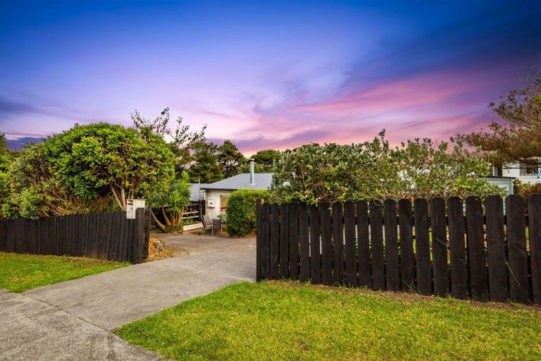 Photo of property in 2/1 Burnham Road, Waitakere, Auckland, 0816