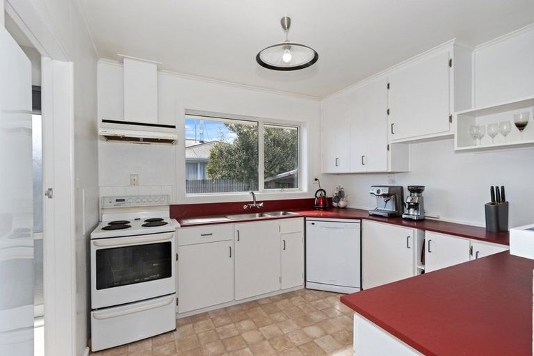 Photo of property in 16 Waitohi Street, Hornby, Christchurch, 8042