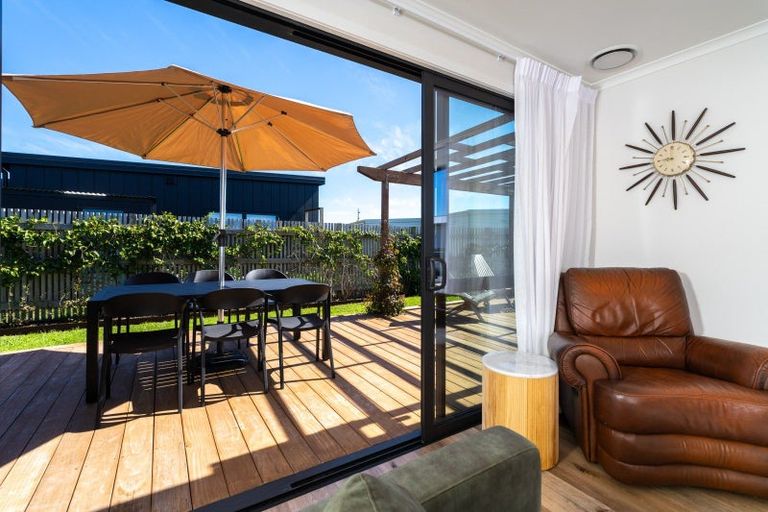 Photo of property in 16 Tunarau Street, Raglan, 3225