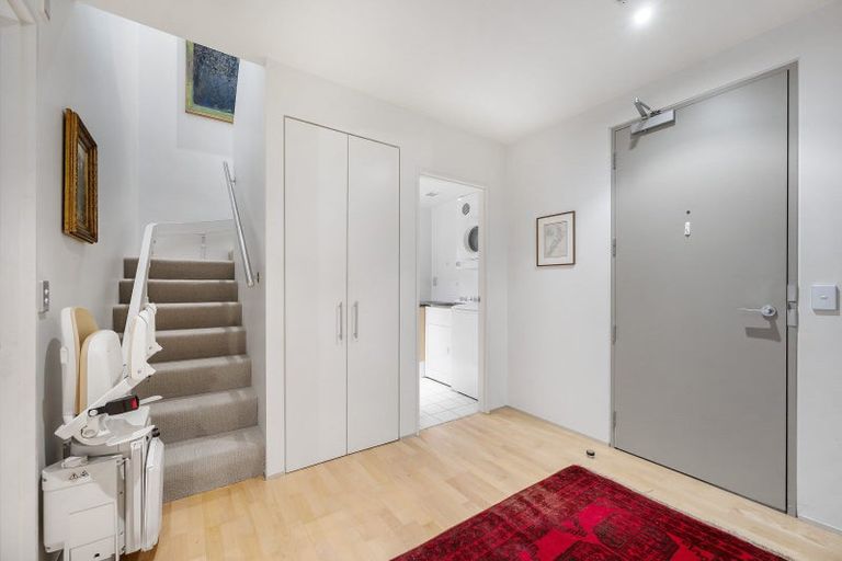 Photo of property in Sanctum Apartment, 10 Ebor Street, Te Aro, Wellington, 6011
