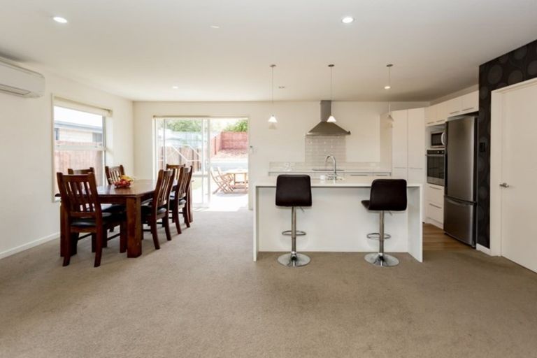 Photo of property in 37 Davaar Crescent, Broomfield, Christchurch, 8042