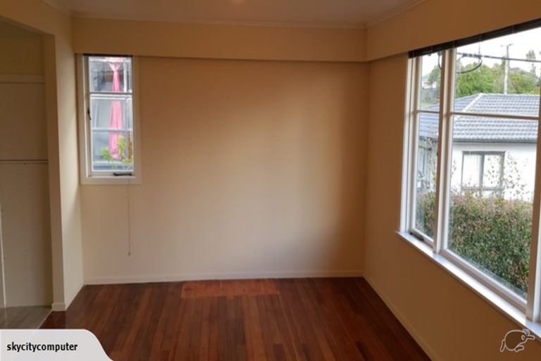 Photo of property in 15 Kotuku Street, Te Atatu Peninsula, Auckland, 0610