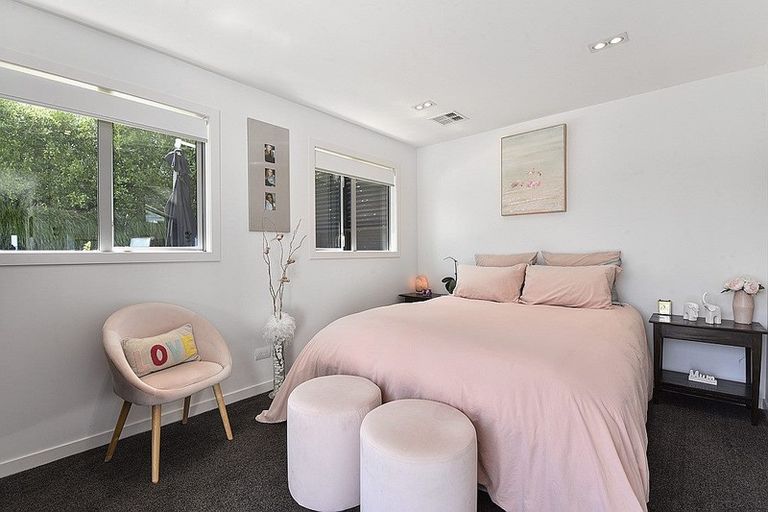 Photo of property in 27 Tizard Road, Birkenhead, Auckland, 0626