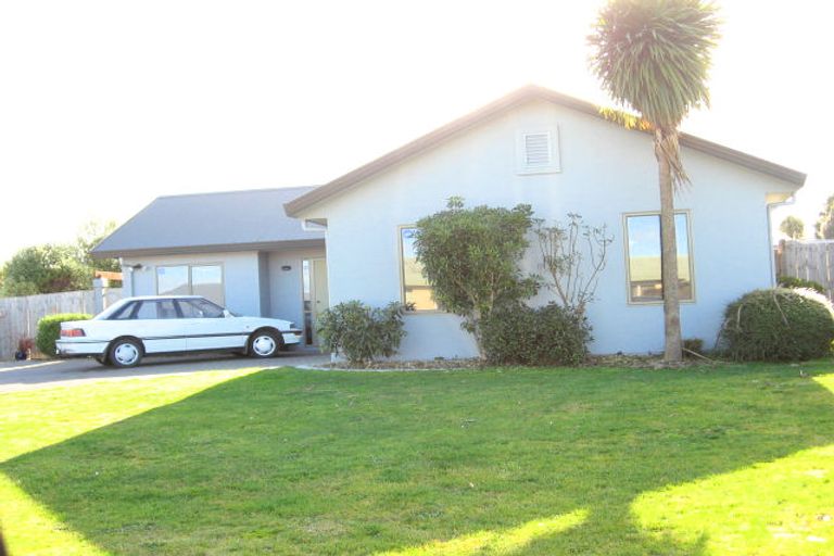 Photo of property in 40 Aldershot Place, Nawton, Hamilton, 3200