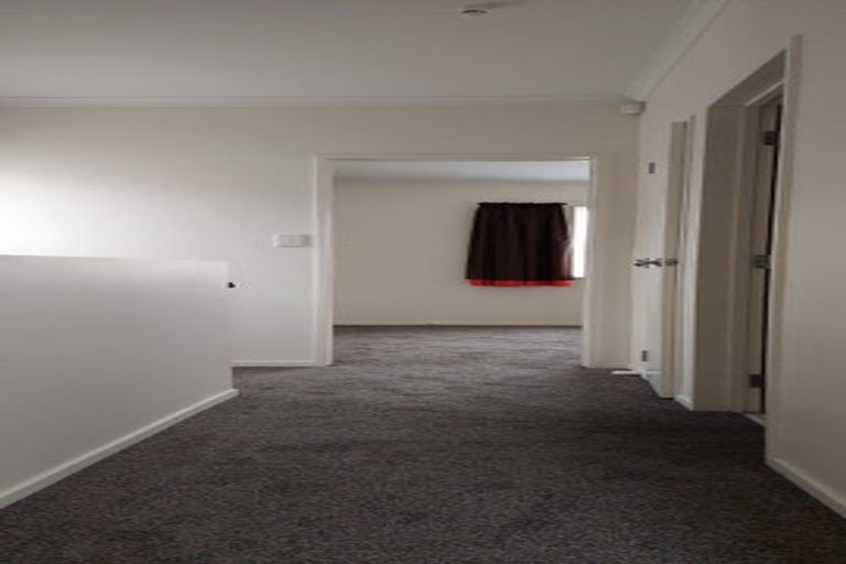 Photo of property in 10 Rosandich Drive, Sunnyvale, Auckland, 0612