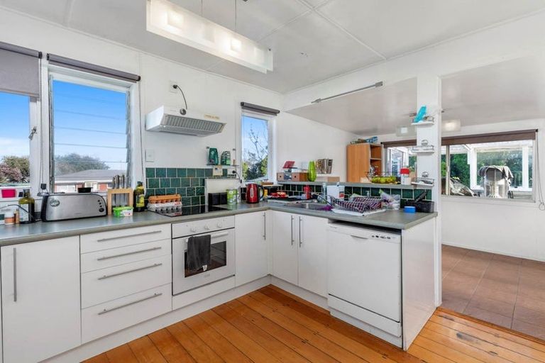 Photo of property in 115 Manuka Road, Bayview, Auckland, 0629