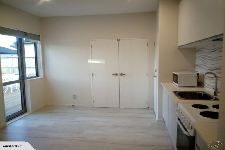 Photo of property in 17 Drumbuoy Drive, Flat Bush, Auckland, 2019