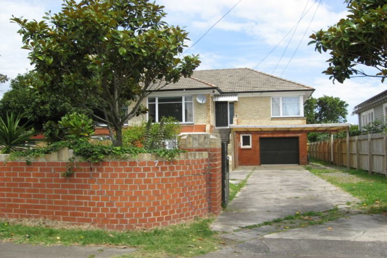 Photo of property in 6 Waterfront Road, Mangere Bridge, Auckland, 2022