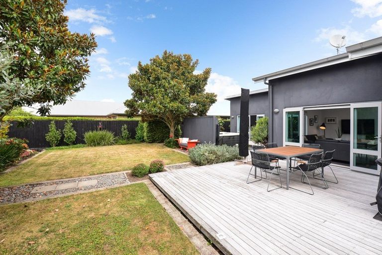 Photo of property in 24 Coleraine Drive, Rototuna, Hamilton, 3210