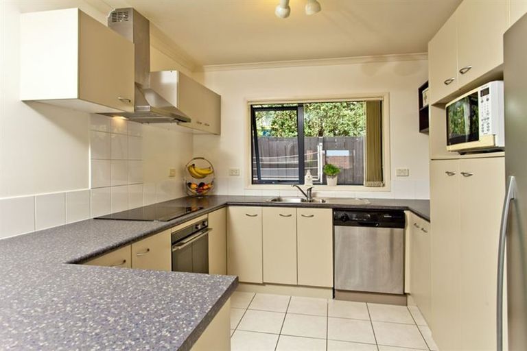 Photo of property in 13 Chelmsley Avenue, Henderson, Auckland, 0612