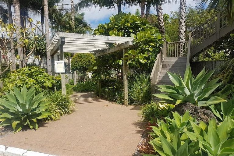 Photo of property in 21/72 Kitchener Road, Milford, Auckland, 0620