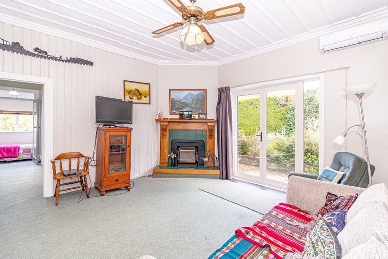 Photo of property in 10 Ruawhata Road, Mangatainoka, Pahiatua, 4982