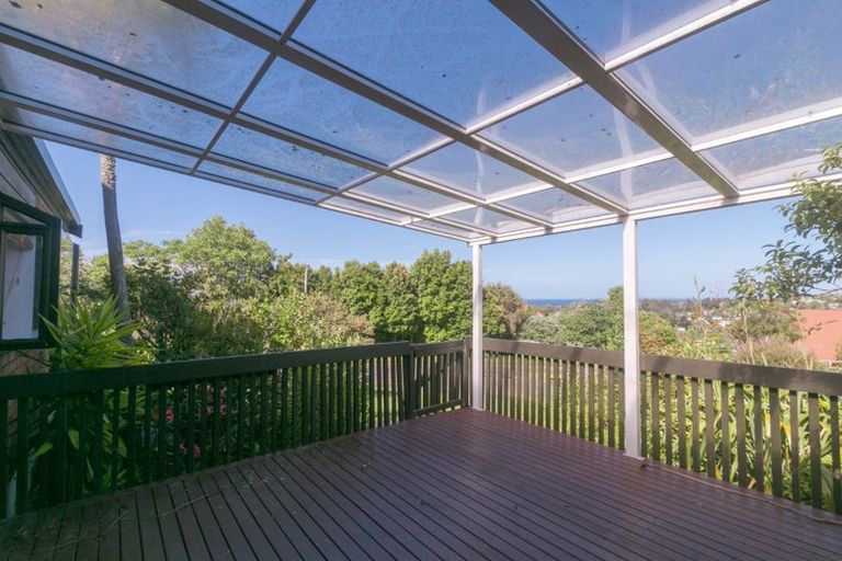 Photo of property in 3 Cairnbrae Court, Northcross, Auckland, 0632