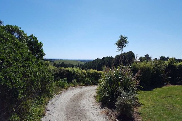 Photo of property in 920 Richmond Road, Lepperton, New Plymouth, 4373
