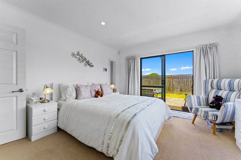 Photo of property in 19 Raabia Close, Parakai, 0830