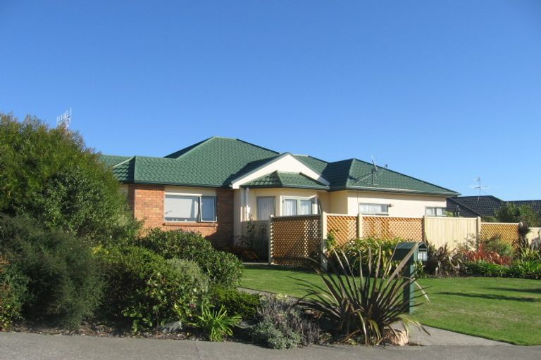 Photo of property in 100 Samwell Drive, Whitby, Porirua, 5024