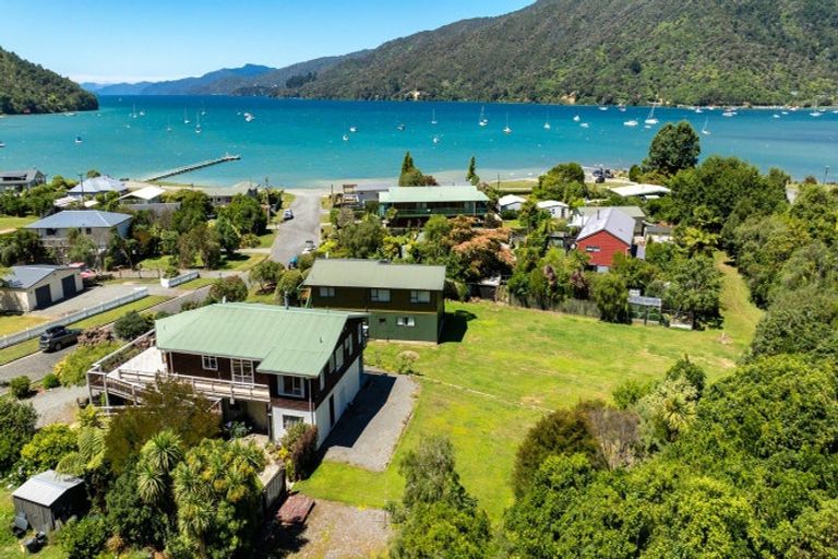 Photo of property in 15 Thompson Place, Anakiwa, Picton, 7281