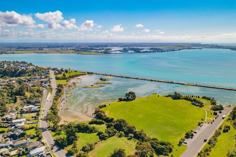 Photo of property in 4 Rifleman Lane, Redcliffs, Christchurch, 8081