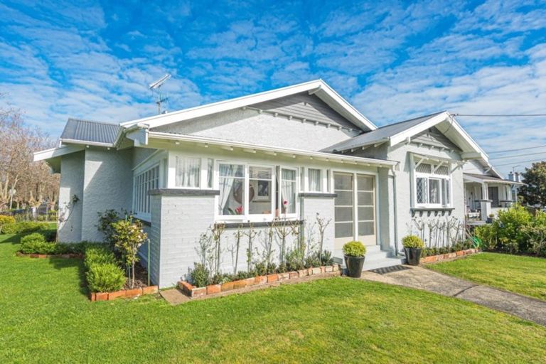 Photo of property in 33 Grey Street, College Estate, Whanganui, 4500