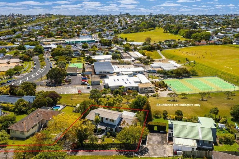 Photo of property in 103 Becroft Drive, Forrest Hill, Auckland, 0620