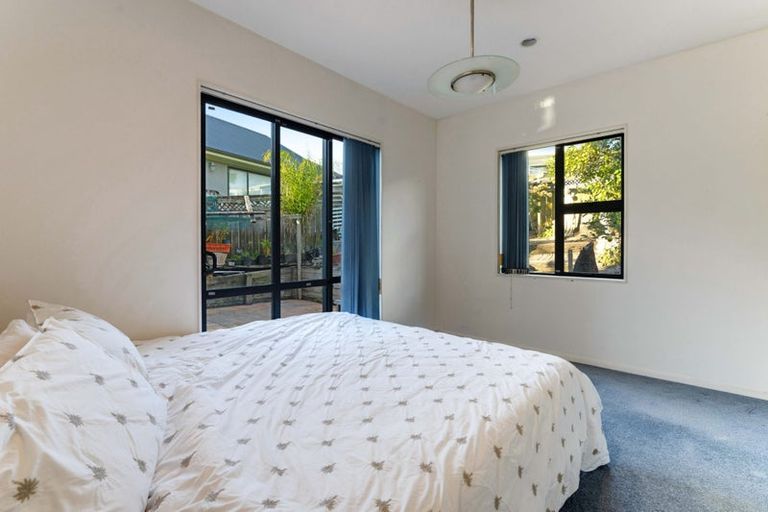 Photo of property in 18 Ribbonwood Crescent, Goodwood Heights, Auckland, 2105