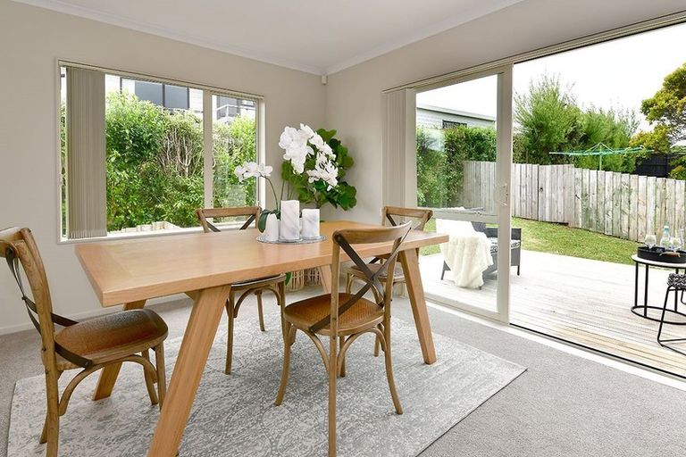 Photo of property in 10a Melia Place, Stanmore Bay, Whangaparaoa, 0932