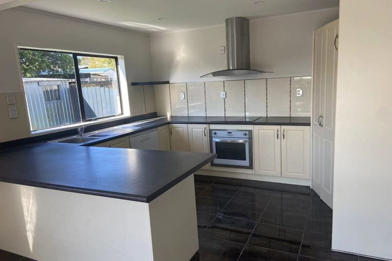 Photo of property in 2/27 Cherry Road, Bucklands Beach, Auckland, 2014