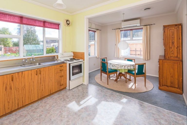 Photo of property in 41 Caffray Avenue, Aramoho, Whanganui, 4500