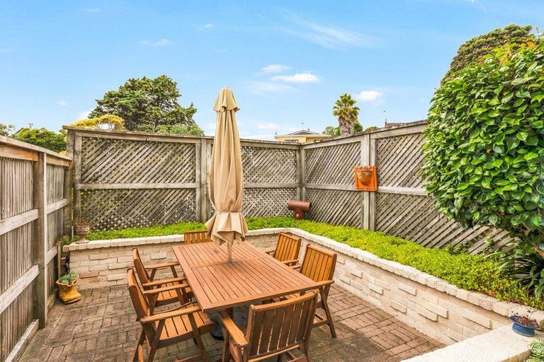 Photo of property in 10 Napier Grove, Waikanae Beach, Waikanae, 5036