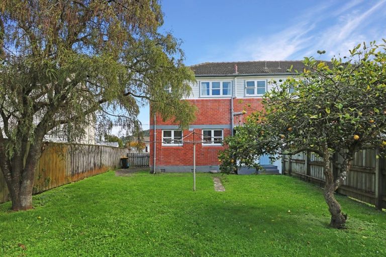 Photo of property in 10/8 Compton Crescent, Taita, Lower Hutt, 5011