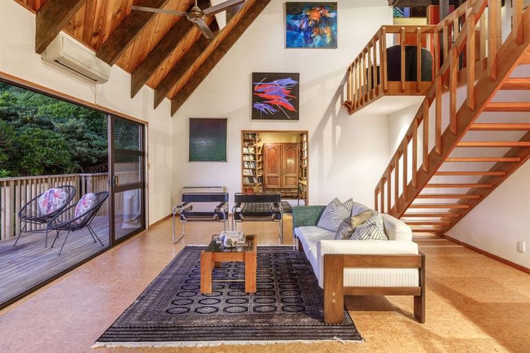 Photo of property in 30 Ngaumatau Road, Point Howard, Lower Hutt, 5013