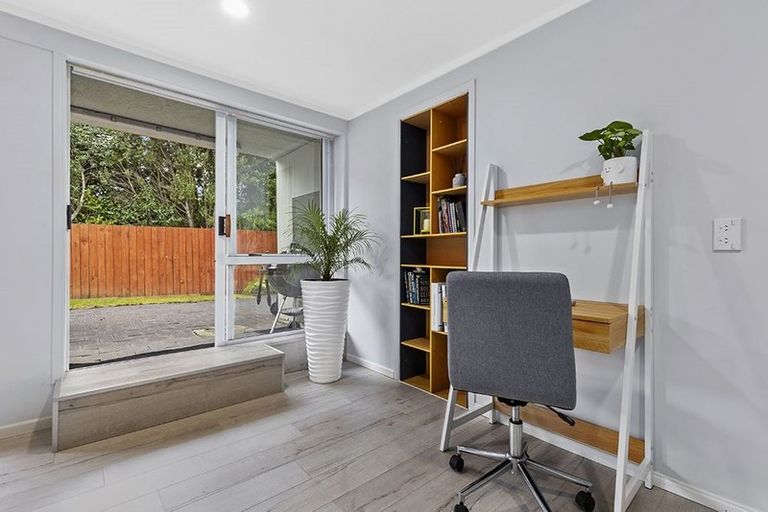 Photo of property in 29 Pooley Street, Pakuranga Heights, Auckland, 2010