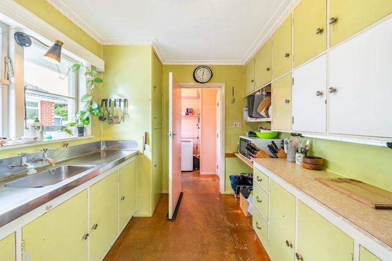 Photo of property in 5 Seddon Street, Wallaceville, Upper Hutt, 5018