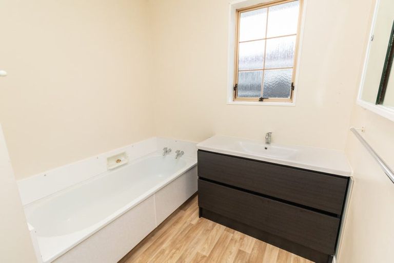 Photo of property in 51c Ludlam Crescent, Woburn, Lower Hutt, 5010