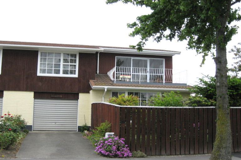 Photo of property in 2/19 Brookby Crescent, Avonhead, Christchurch, 8042