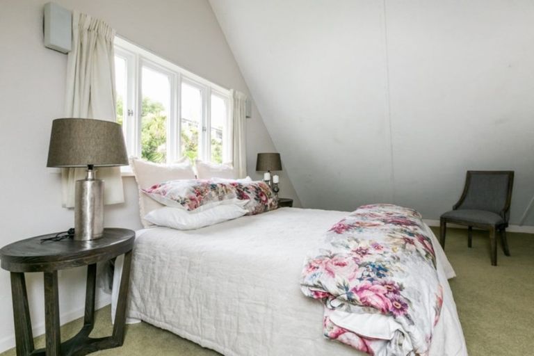 Photo of property in 11 Shortland Place, Havelock North, 4130