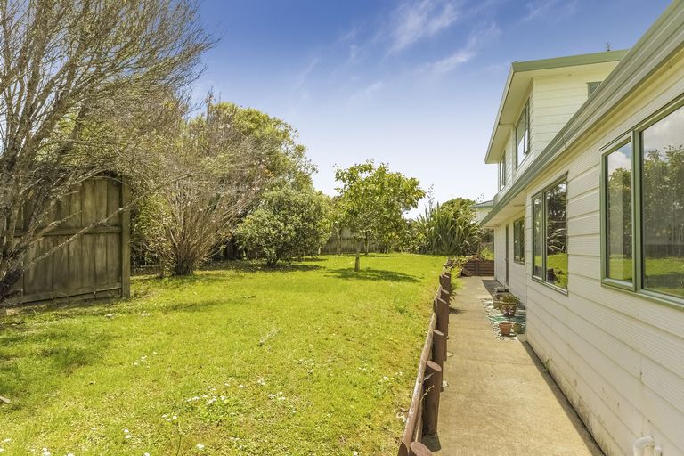 Photo of property in 6 Lanham Lane, Massey, Auckland, 0614